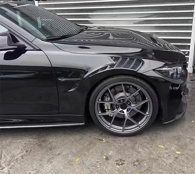 Carbon Fiber Vented Fenders V2 - BMW F80 M3 / F82 M4