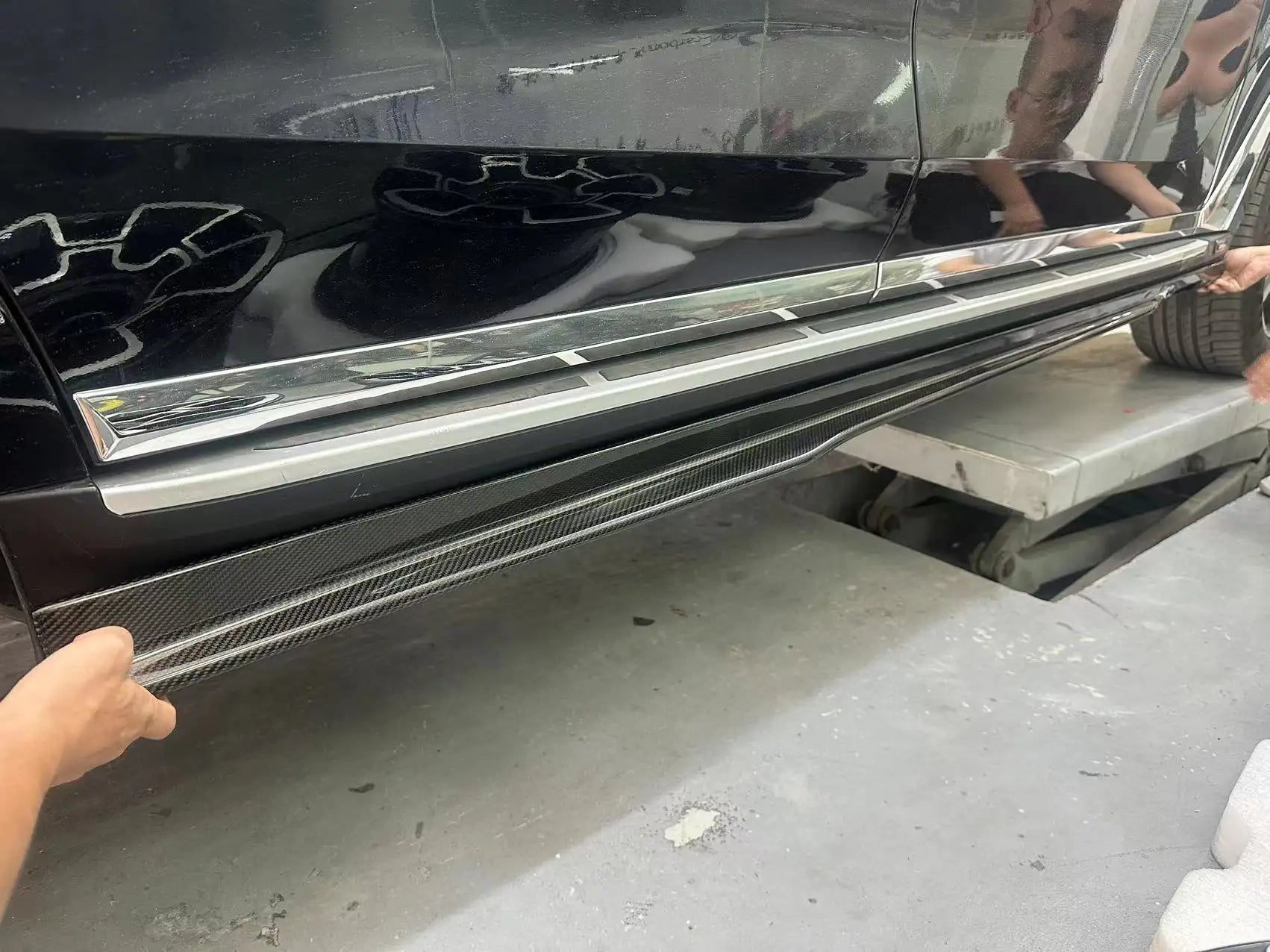 Carbon Fiber Side Skirt - BMW X7 G07