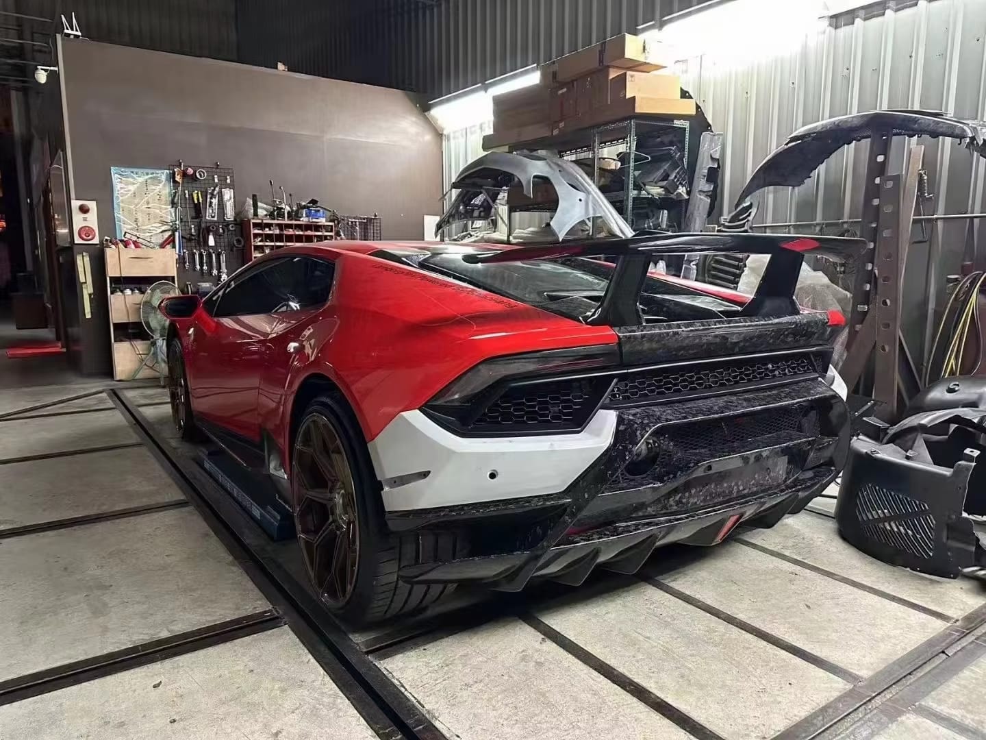 Lamborghini Huracan Carbon Fiber Performante Style Full Conversion Kit