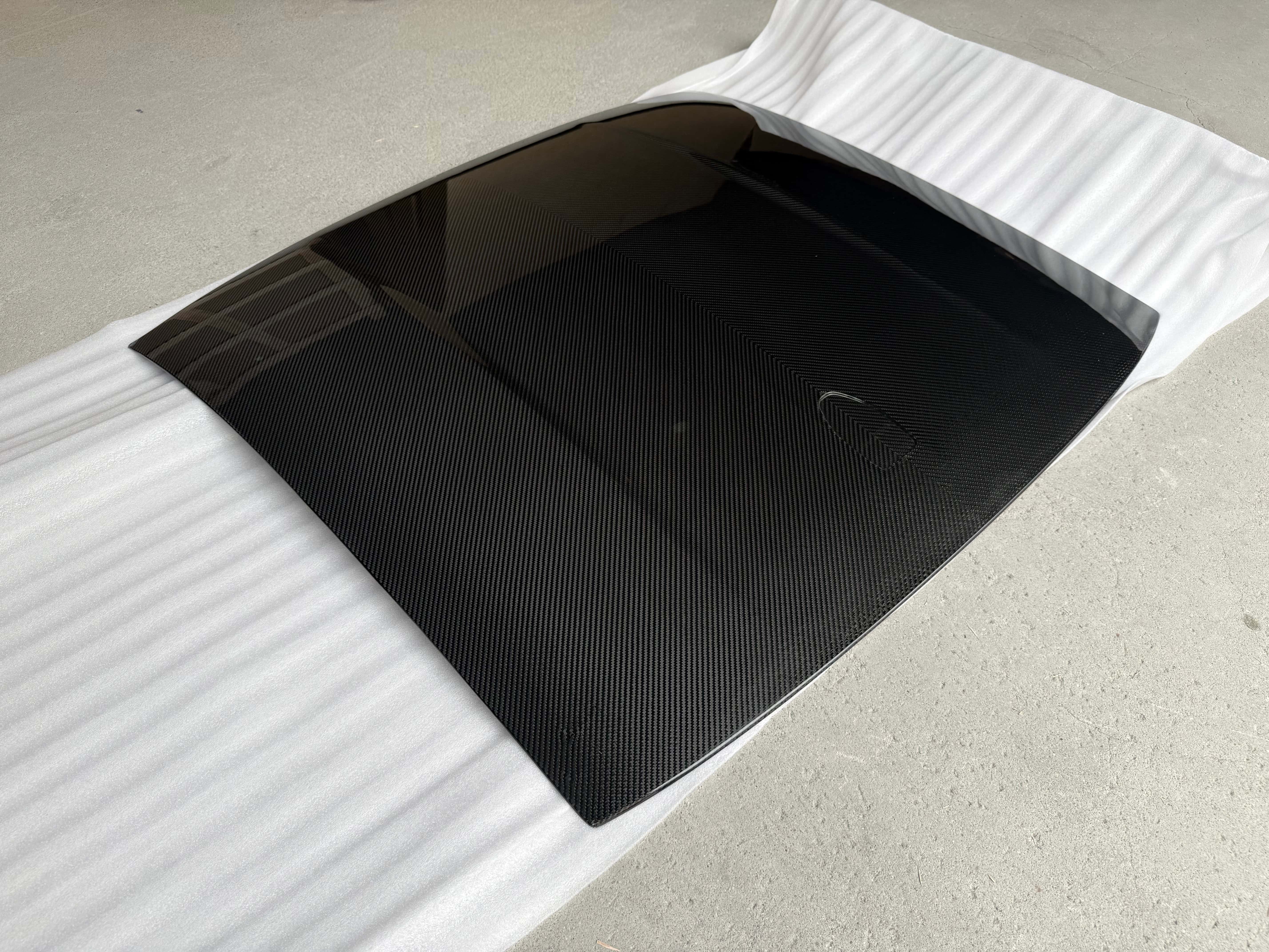 Prepreg Carbon Fiber Carbon Fiber Roof Overlay - Mustang 2024+
