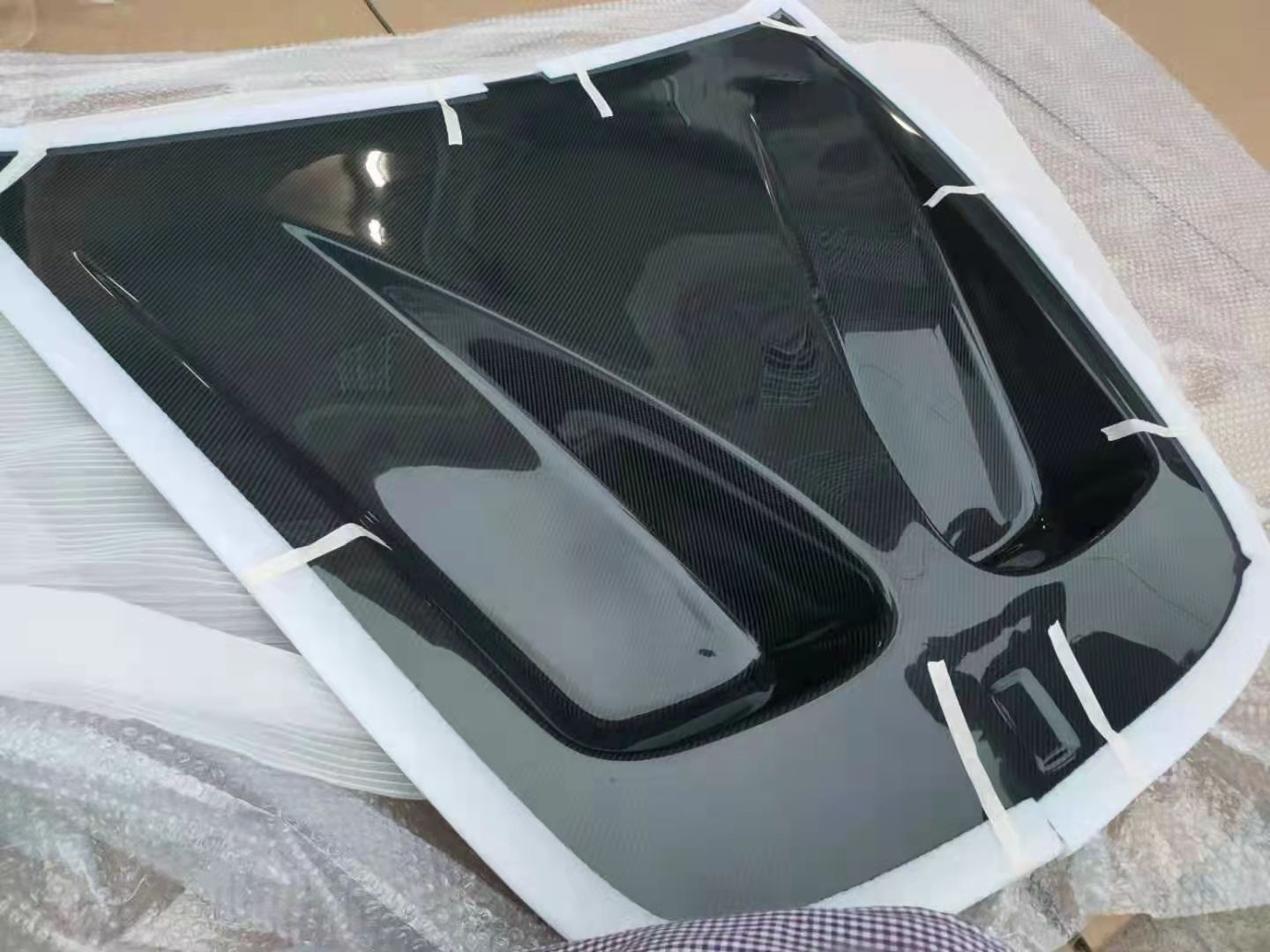 Carbon Fiber Vented Style Front hood bonnet -