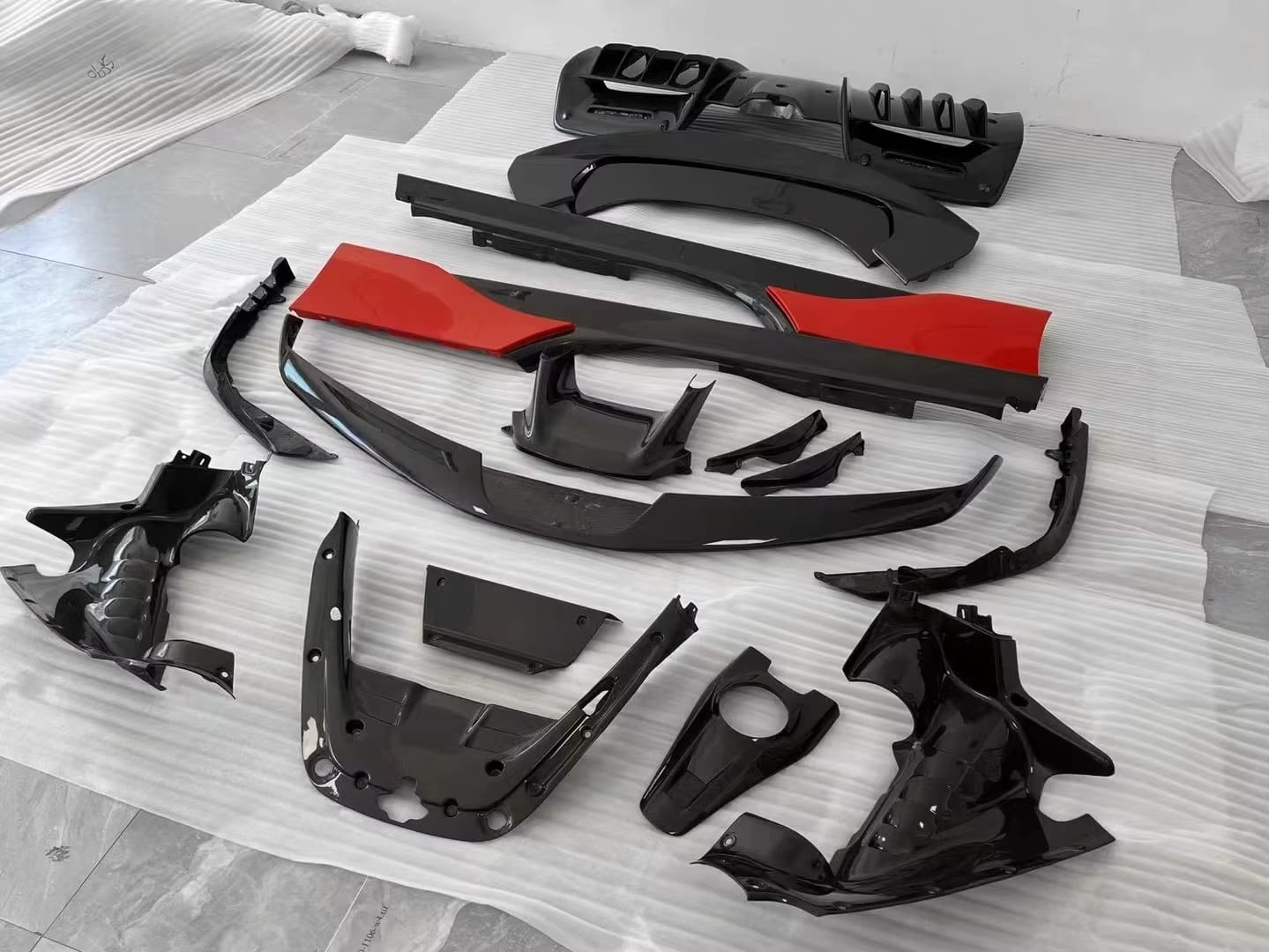 Prepreg Carbon Fiber OEM Style Aero BodyKit - Ferrari Sf90