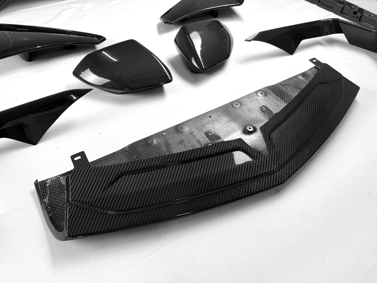 Carbon Fiber OEM Style Center Lip - Lamborghini Revuelto