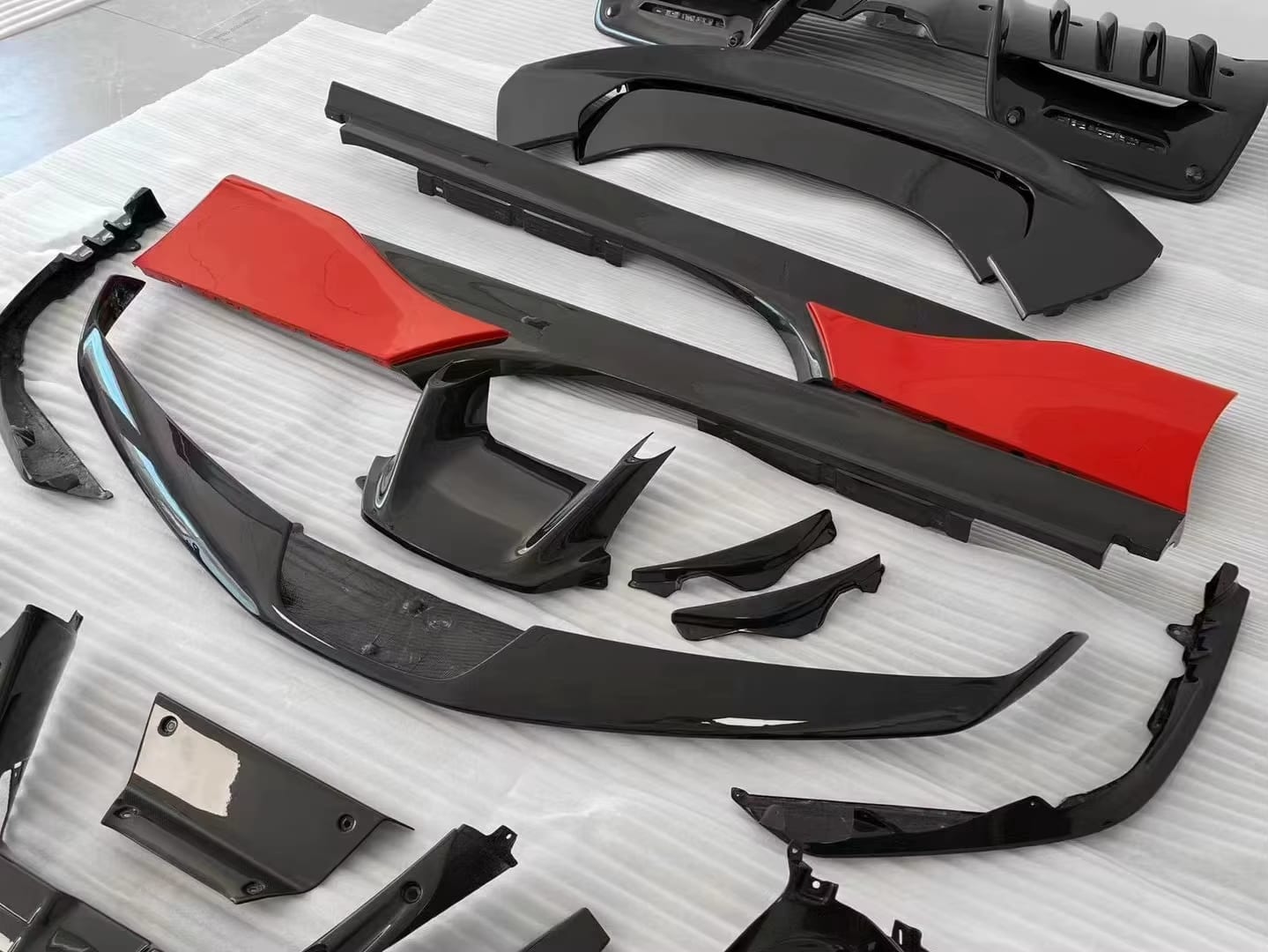 Prepreg Carbon Fiber OEM Style Aero BodyKit - Ferrari Sf90