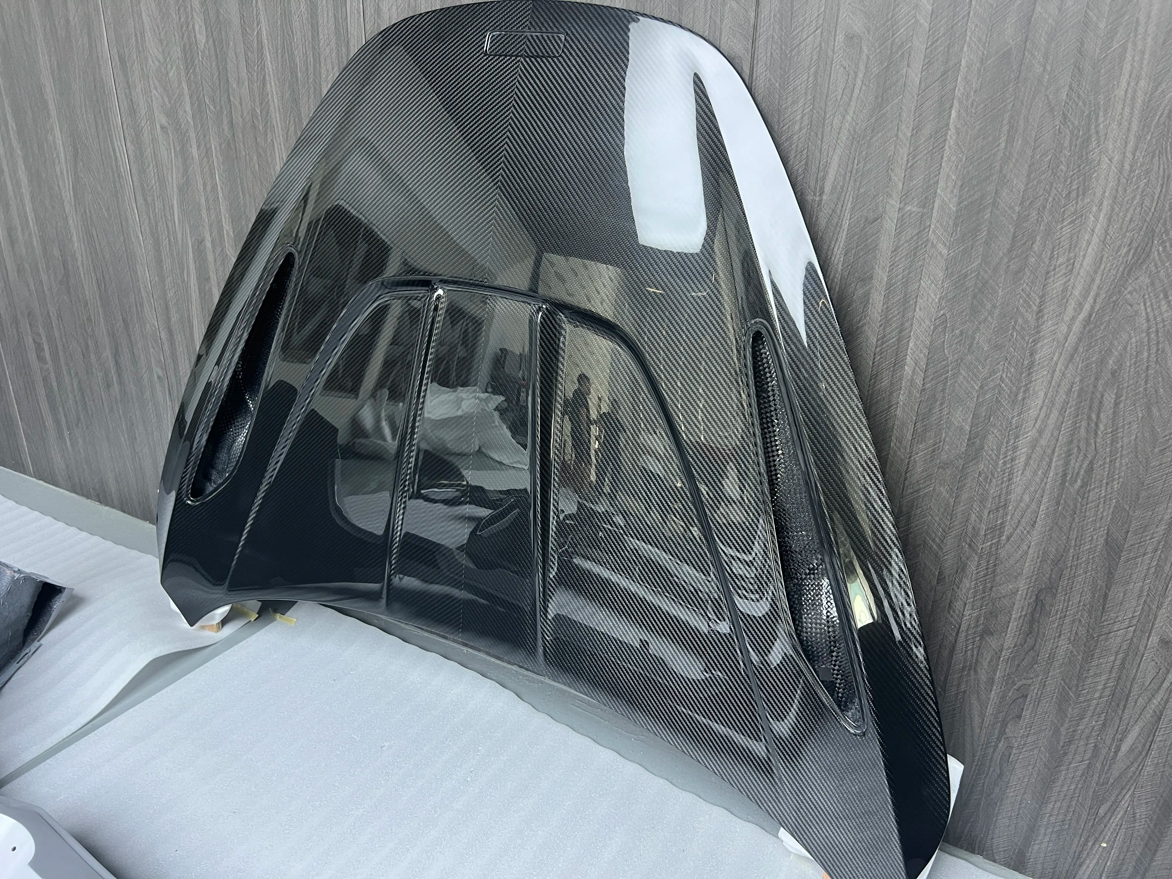 Prepreg Carbon Fiber AP R Front hood Bonnet - McLaren 720S