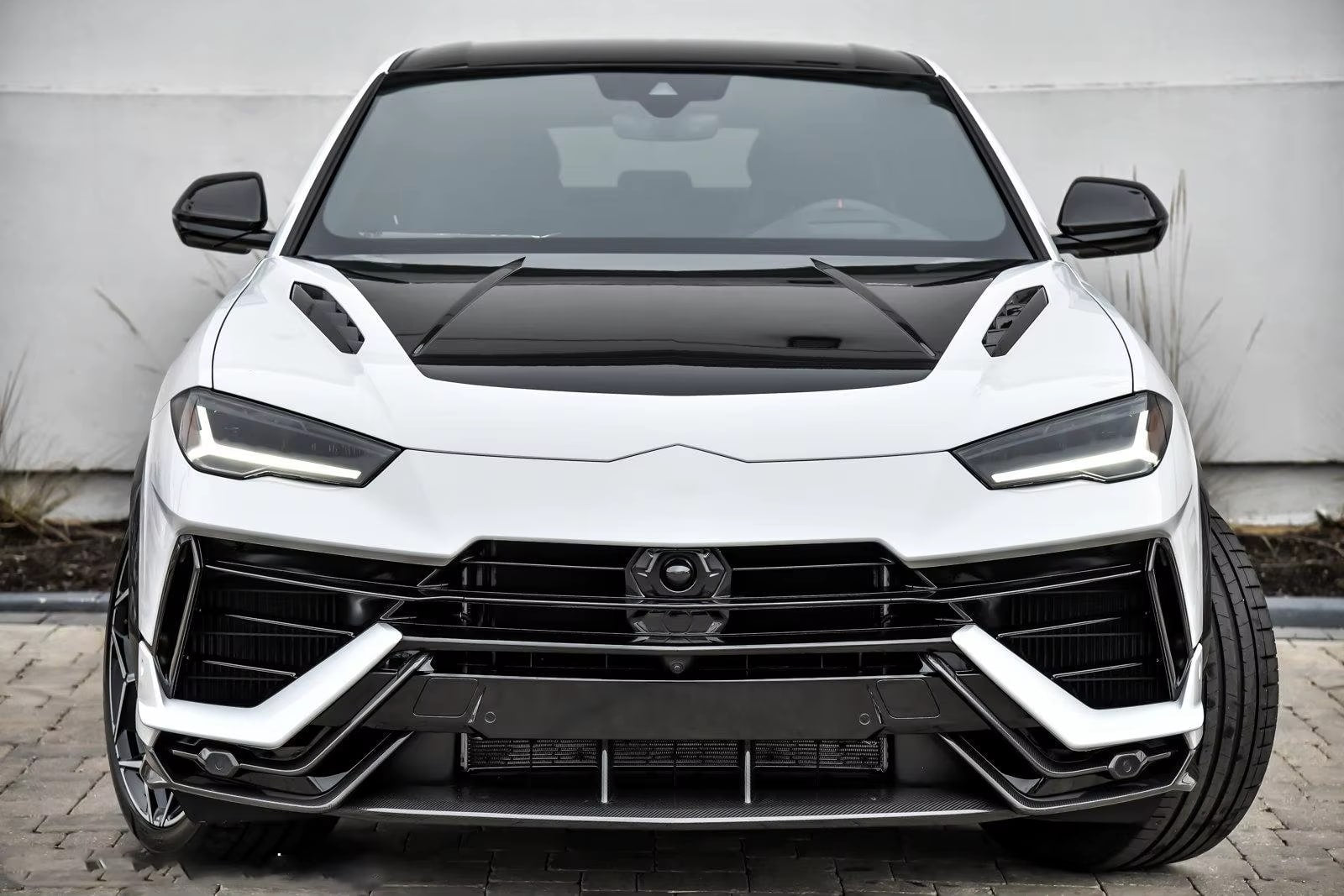 Carbon Fiber AX Style Front Splitter Lip - Lamborghini URUS