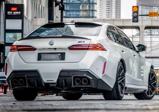 Prepreg Carbon Fiber SQ V1 Rear diffuser - BMW M5 G90 G99 4-Door 2025+