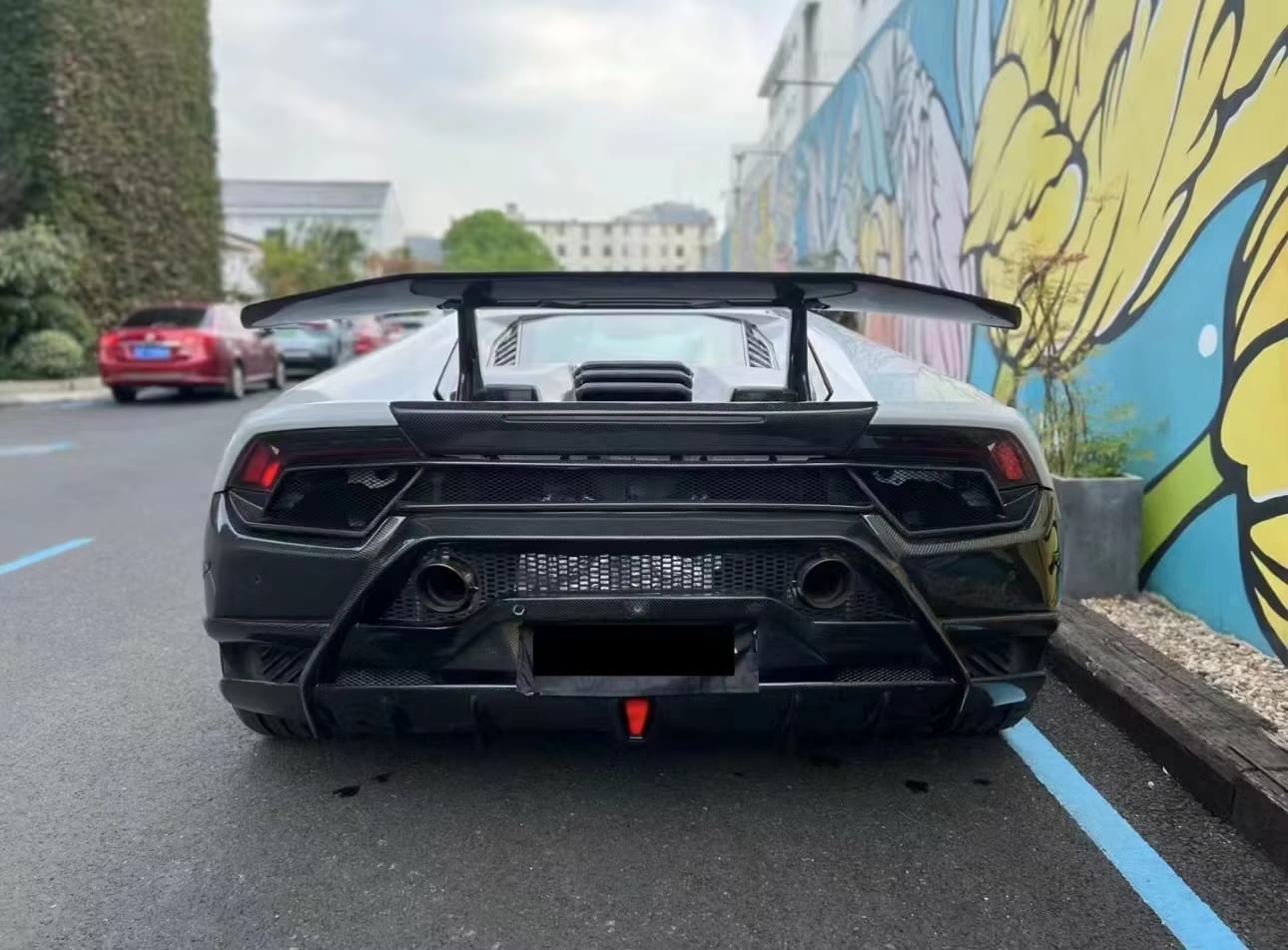 Lamborghini Huracan Carbon Fiber Performante Style Full Conversion Kit