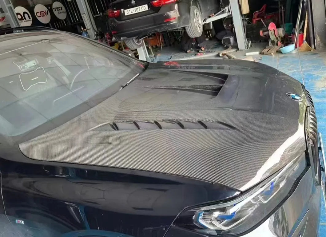Carbon Fiber Vented Hood - BMW X7 G07