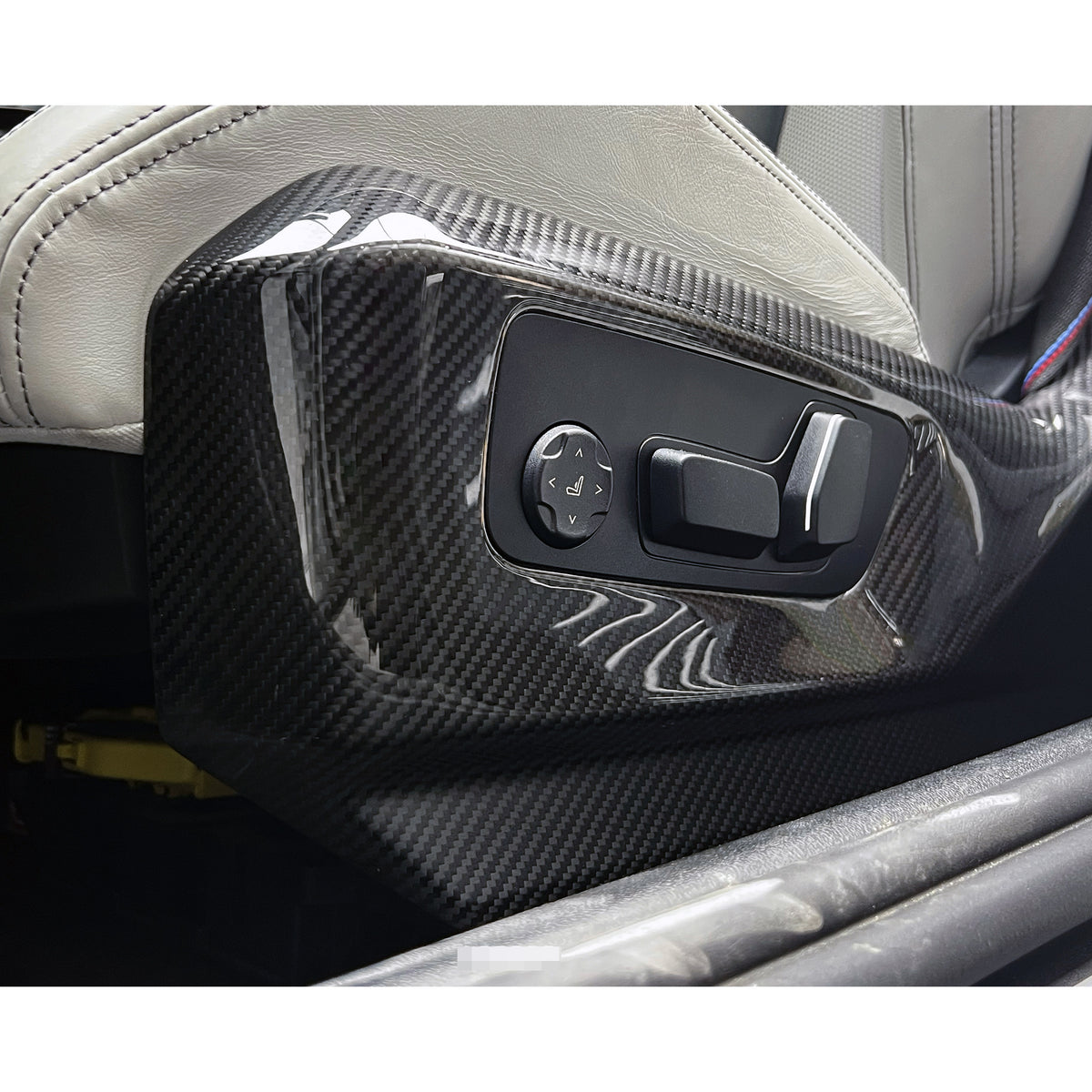 Dry Carbon Fiber INterior Seat Side Trim Panels - BMW M5 G90 G99 4-Doo