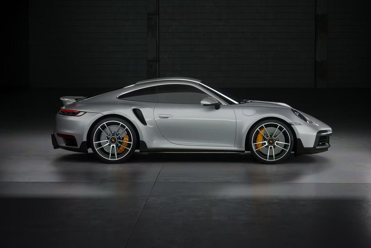 Dry Carbon Fiber Side Skirts w/ Winglet - porsche 911 992 Turbo S