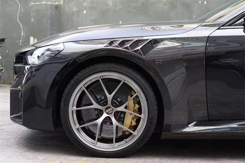 Prepreg Carbon Fiber Front Vented Fenders Replacement Set - BMW G87 M2