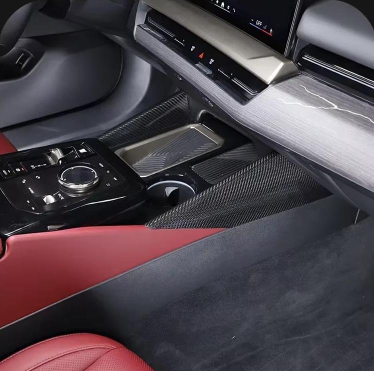 Carbon Fiber Lower Center Console - BMW 5 Series G60 2024+