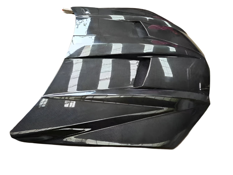Vented Carbon Fiber Hood - Lamborghini Urus