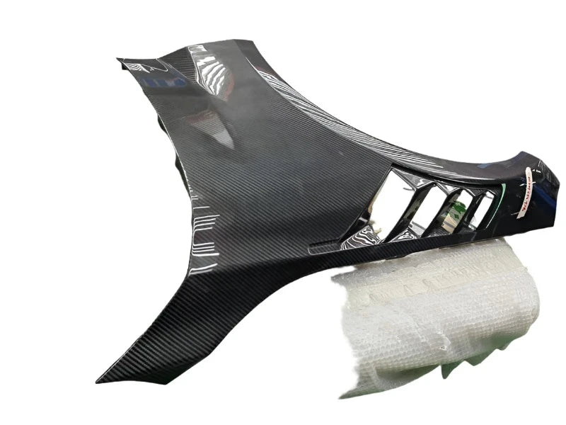 Prepreg Carbon Fiber Front Vented Fenders Replacement Set - BMW G87 M2