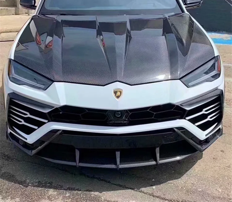 Vented Carbon Fiber Hood - Lamborghini Urus
