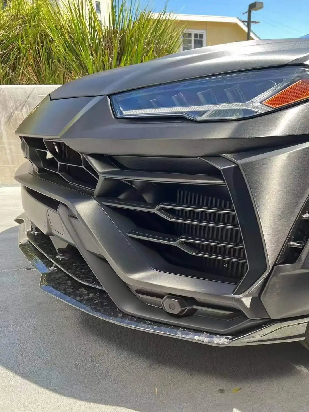 https://www.thecarbonindustries.com › products › 1016-style-full-carbon-fiber-aero-kit-lamborghini-urus
