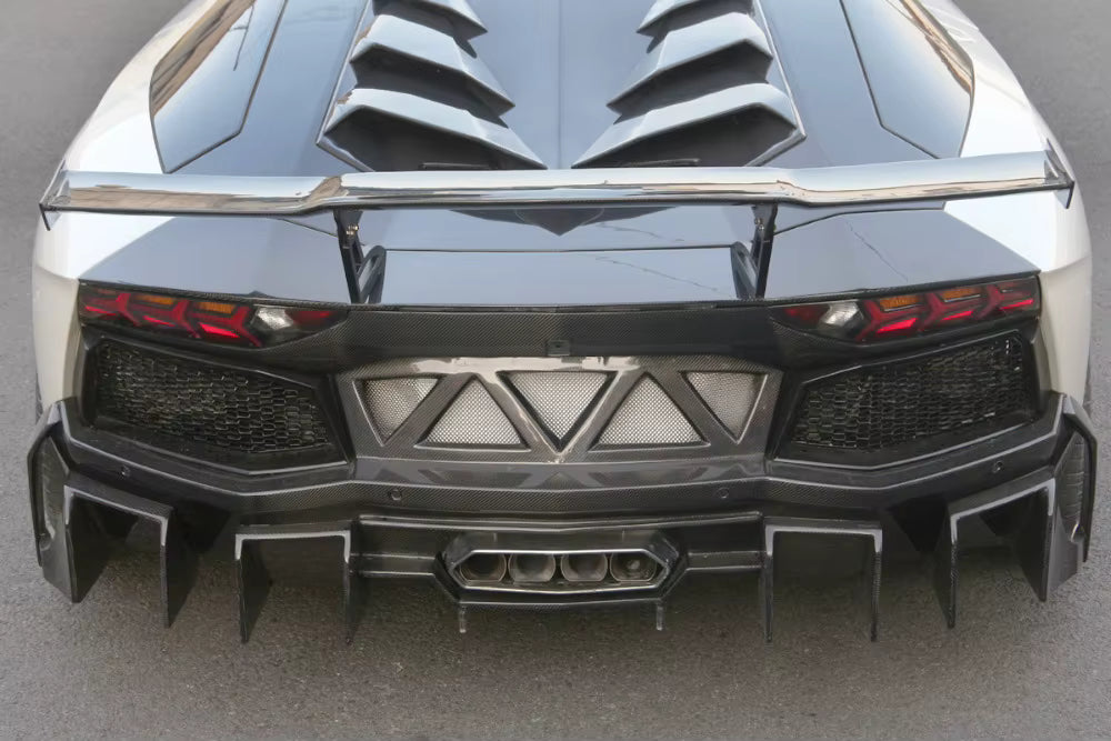 Carbon Fiber DM Style Engine Hood - Lamborghini Aventador LP700 LP720 LP740 LP750