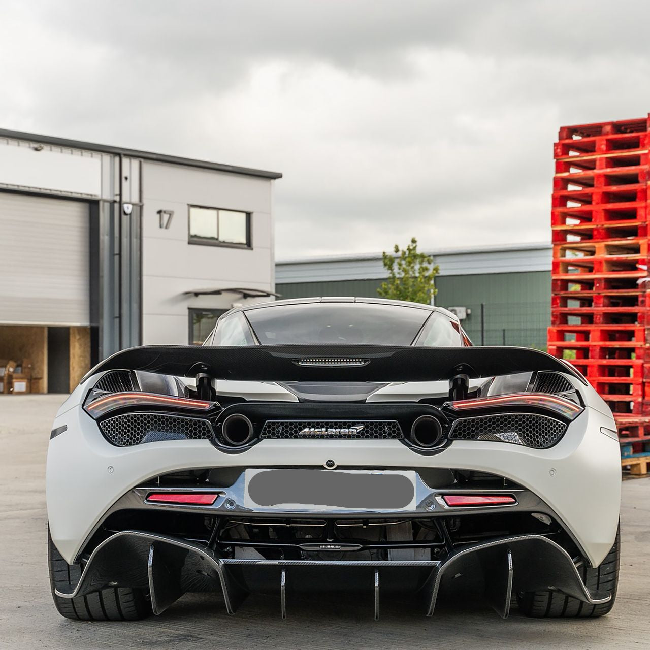 Pre-Preg Dry Carbon Fiber Rear Diffuser - Mclaren 720S