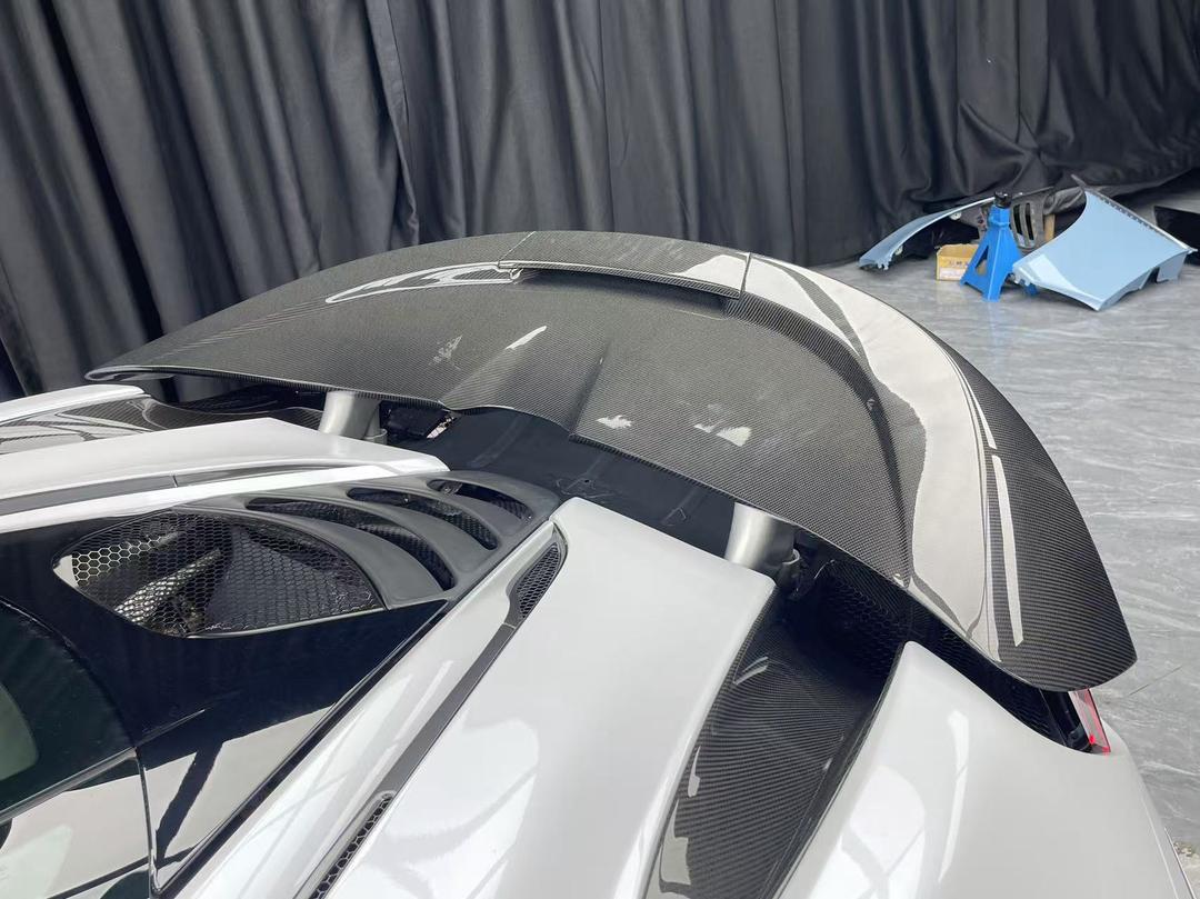 Carbon Fiber BS Style Aerodynamic Body Kit - McLaren 720s