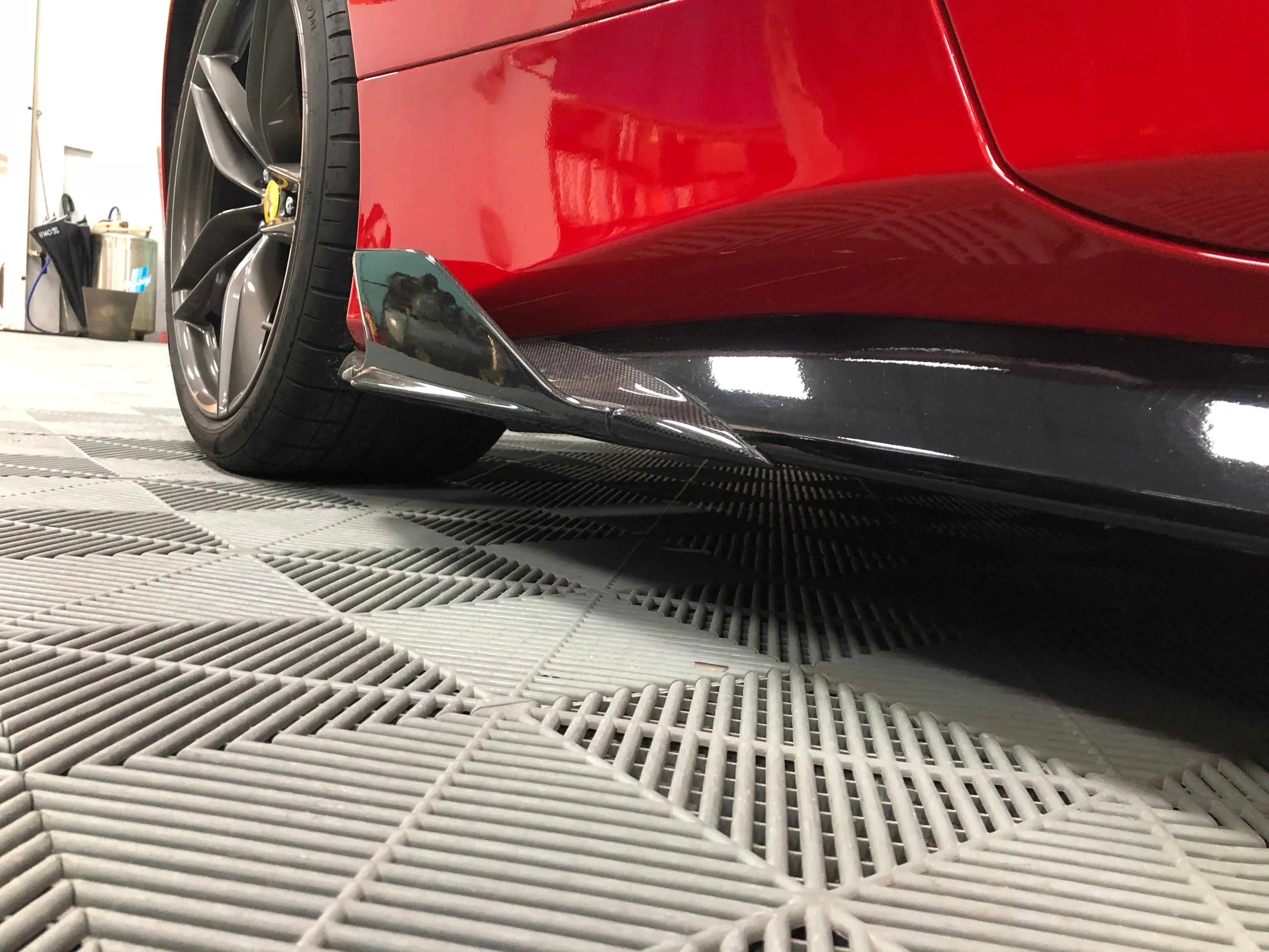 Carbon Fiber Corner Side Skirt winglet - Ferrari 488