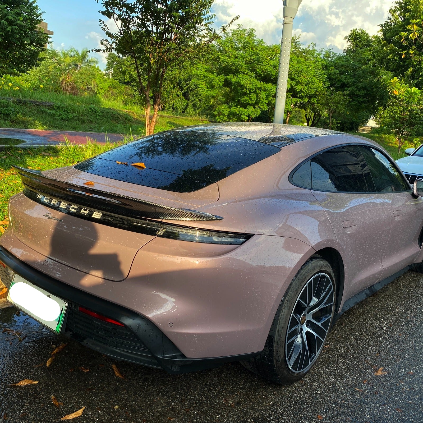 Carbon Fiber Vented Rear Spoiler - Porsche Taycan 2020+
