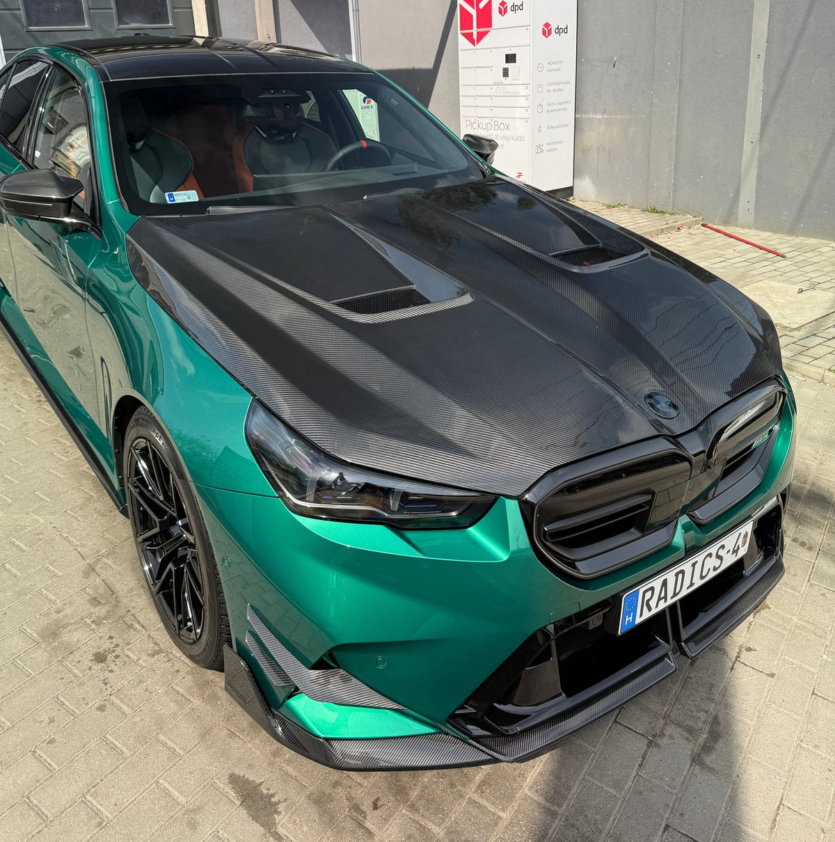 Carbon Fiber AN Style Engine hood Cover - BMW M5 G90