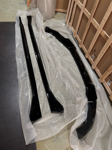 Gloss black/ Carbon fiber Aerodynamic Body Kit - BMW XM G09
