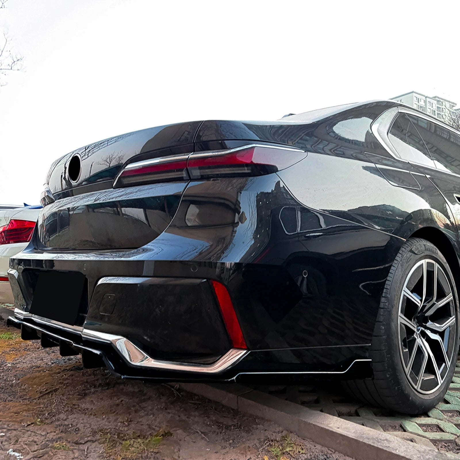 Gloss Black Rear Diffuser - BMW i7 G70 G73 7 Series M Sport 23-26