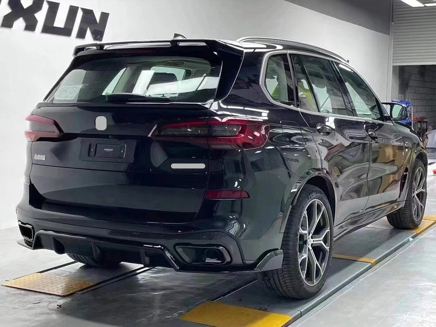 BMW G05 X5 Pre-lci Gloss Black Aero body kit V2