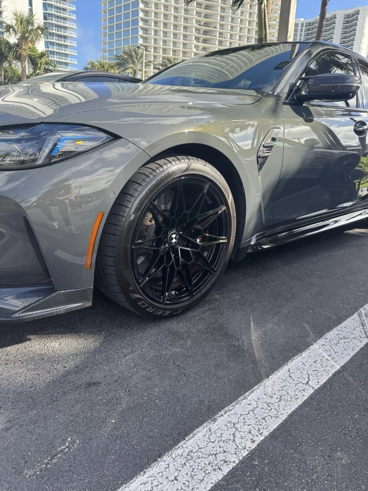 Black & White Roundel Emblem replacement - BMW F & E Chassis