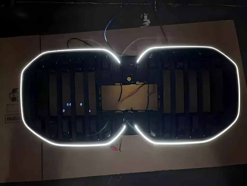 Gloss Black Front Grille w/ LED - BMW 7 Series G70