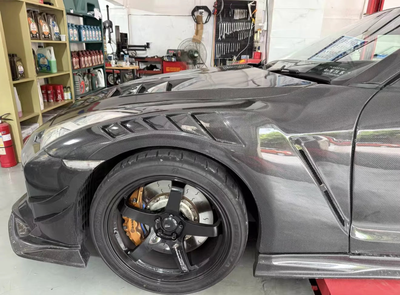 Carbon Fiber Vented Fender Replacement - Nissan GTR R35