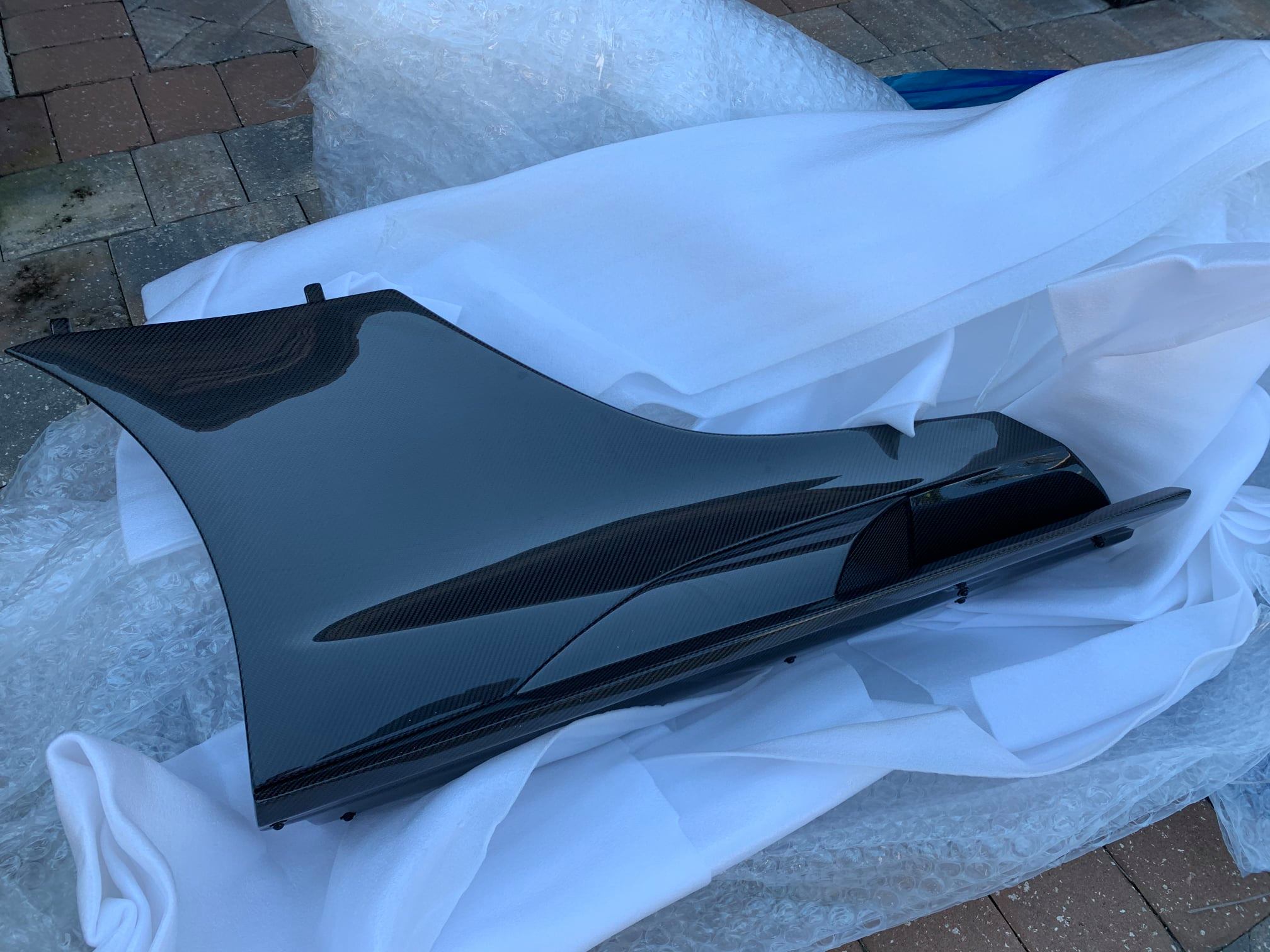 https://www.thecarbonindustries.com › products › 675lt-style-carbon-fiber-side-skirts-mclaren-650s-mp4-12c

