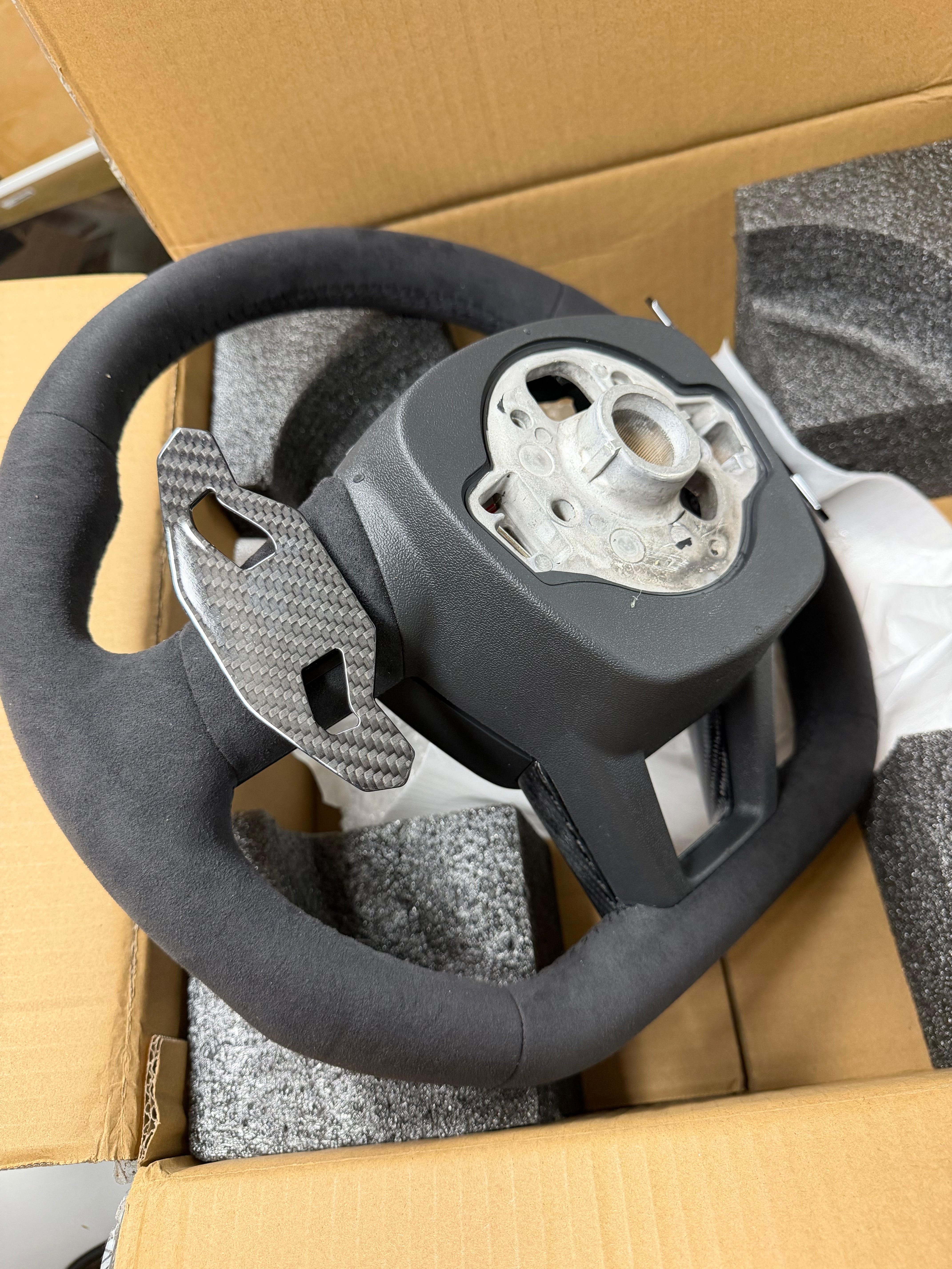 Prebuilt Custom Carbon Fiber Steering wheel for Audi RS6 RS7, A6/S6, A7/S7, S8, and Q8/SQ8/RSQ8 2019-2024