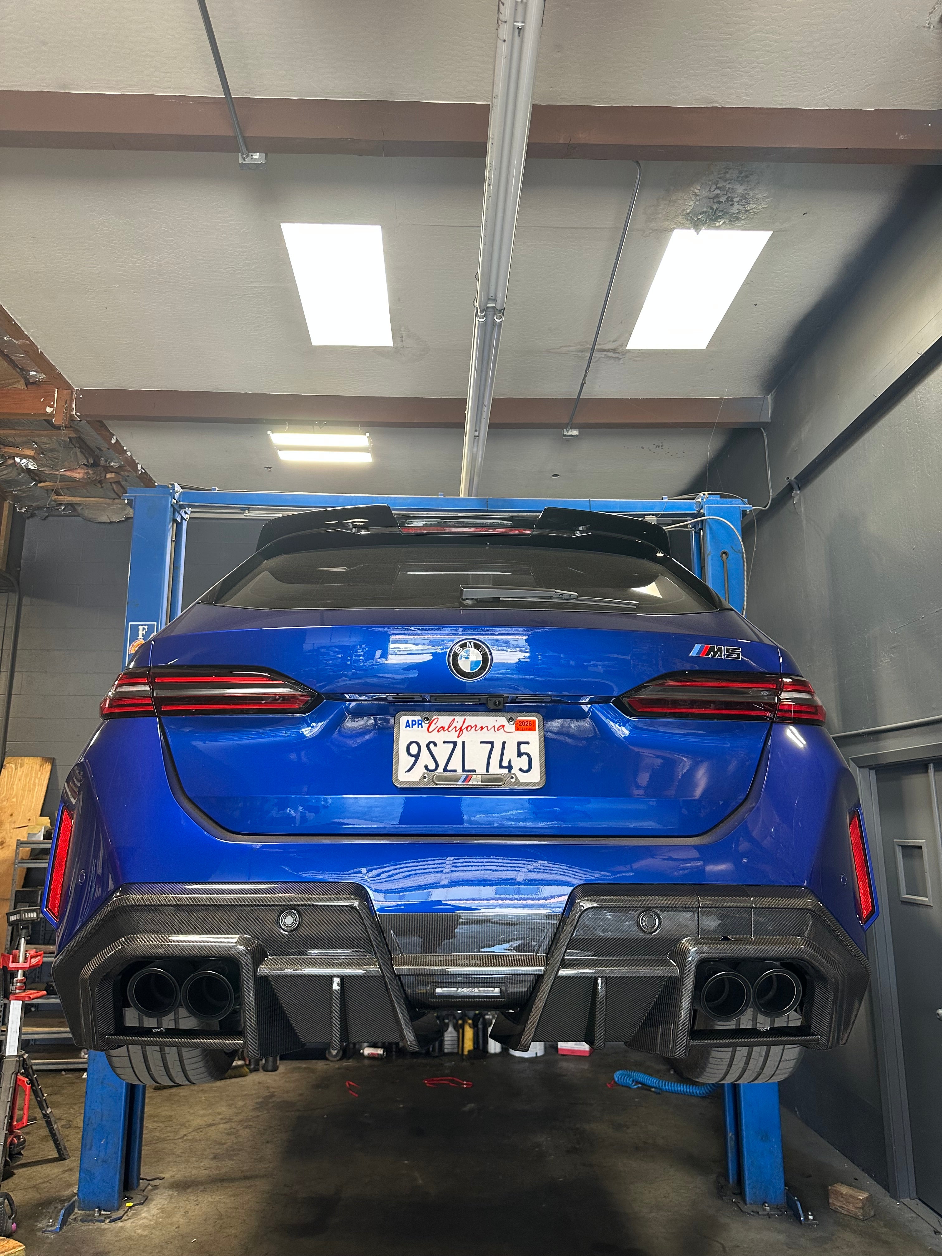 Prepreg Carbon Fiber SQ V2 Rear Diffuser - BMW M5 G90 G99 4-Door 2025+
