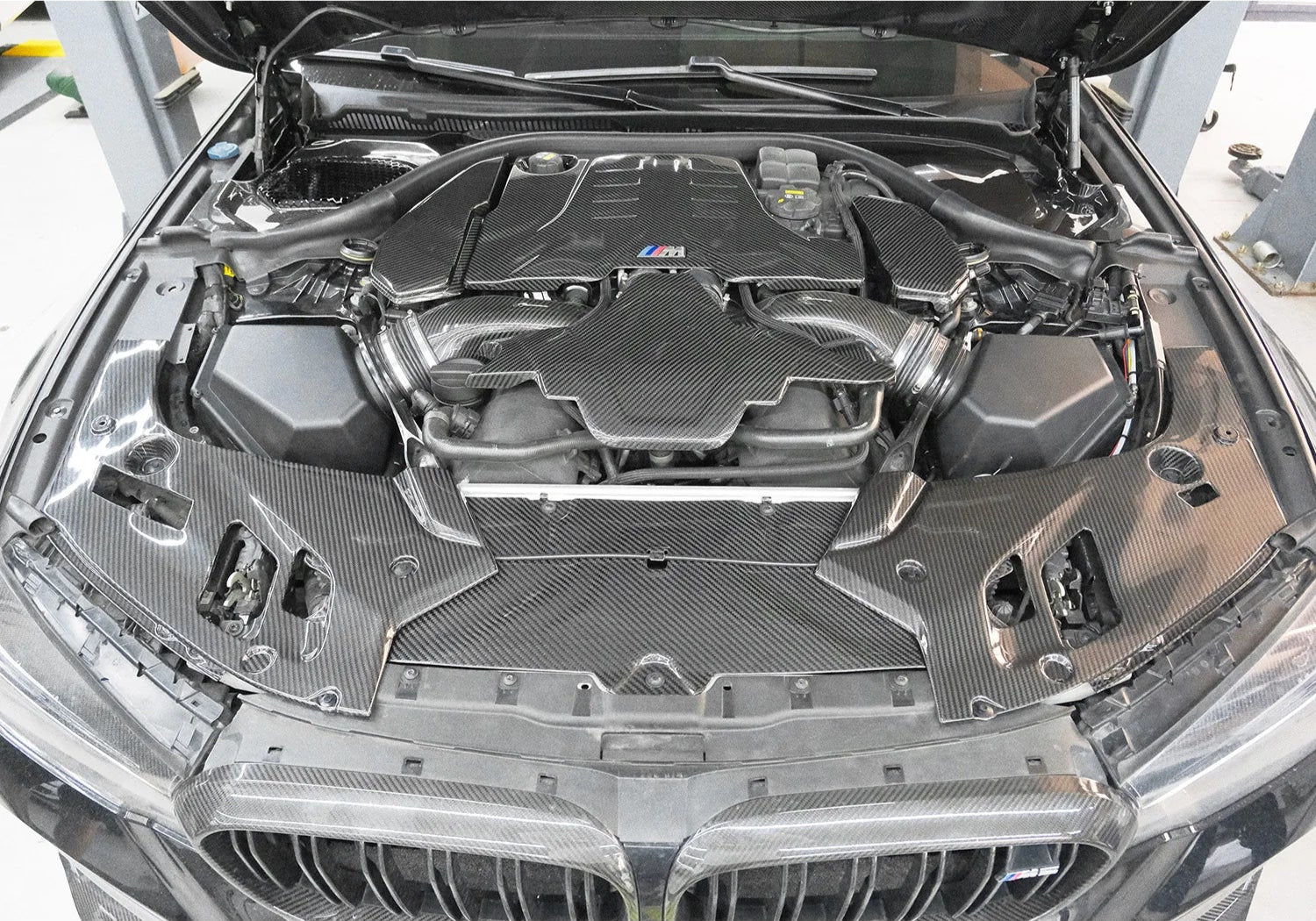 Carbon Fiber Coolant Shroud Cover - BMW F90 M5