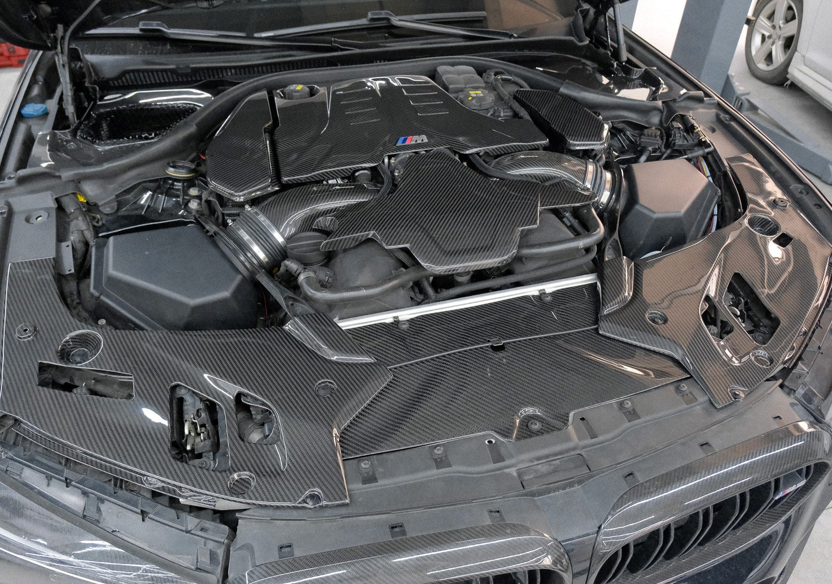 Carbon Fiber Engine Bay HeadLight Lamp Corner Covers - BMW F90 M5