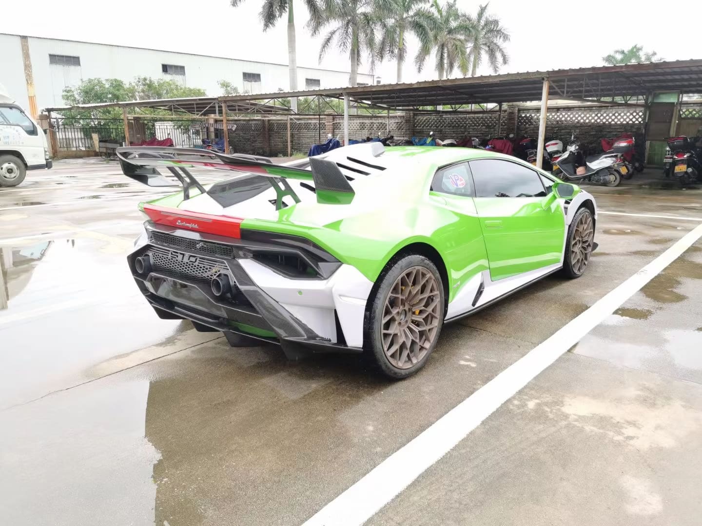 Half Carbon Fiber STO Style Rear Engine Hood Cover - Lamborghini Huracan LP580/LP610/EVO