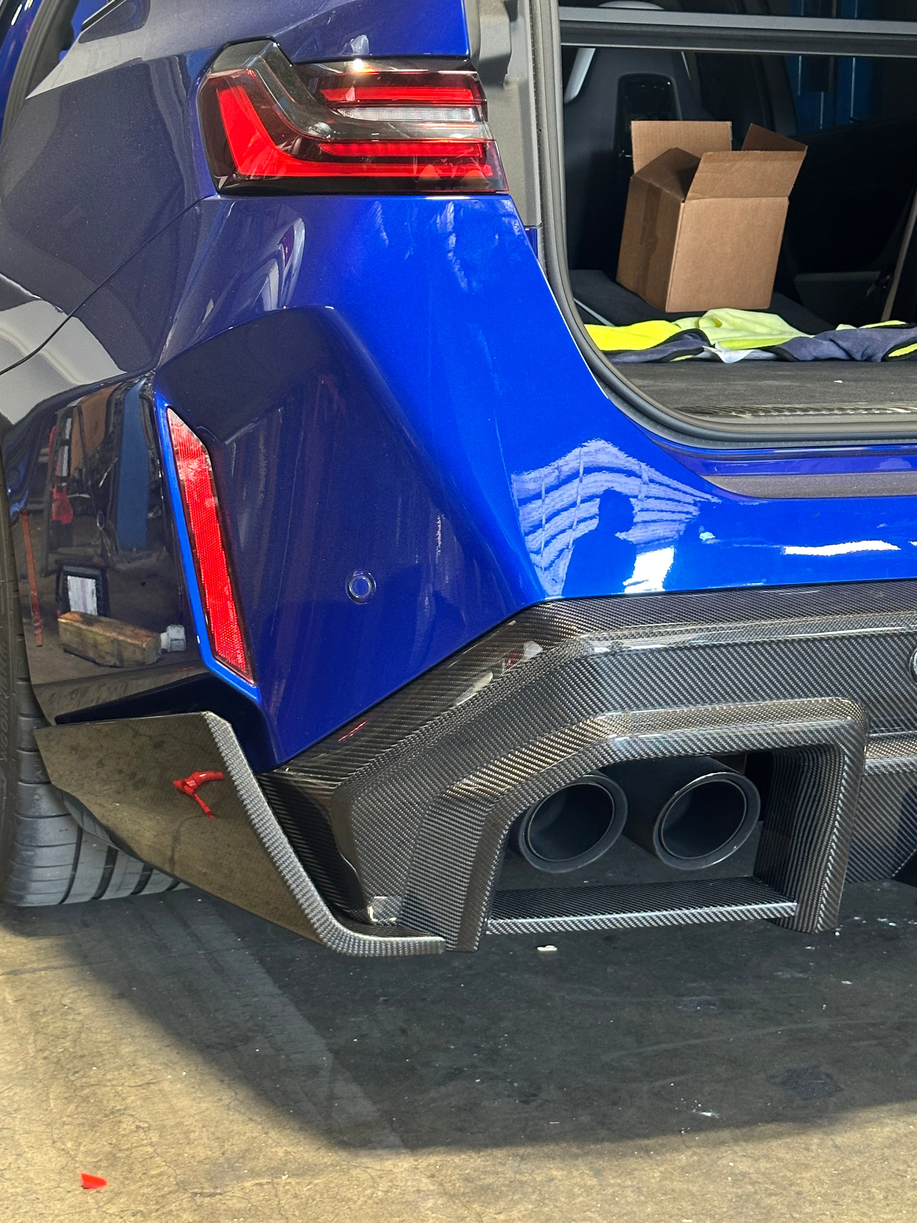 Prepreg Carbon Fiber SQ V2 Rear Diffuser - BMW M5 G90 G99 4-Door 2025+