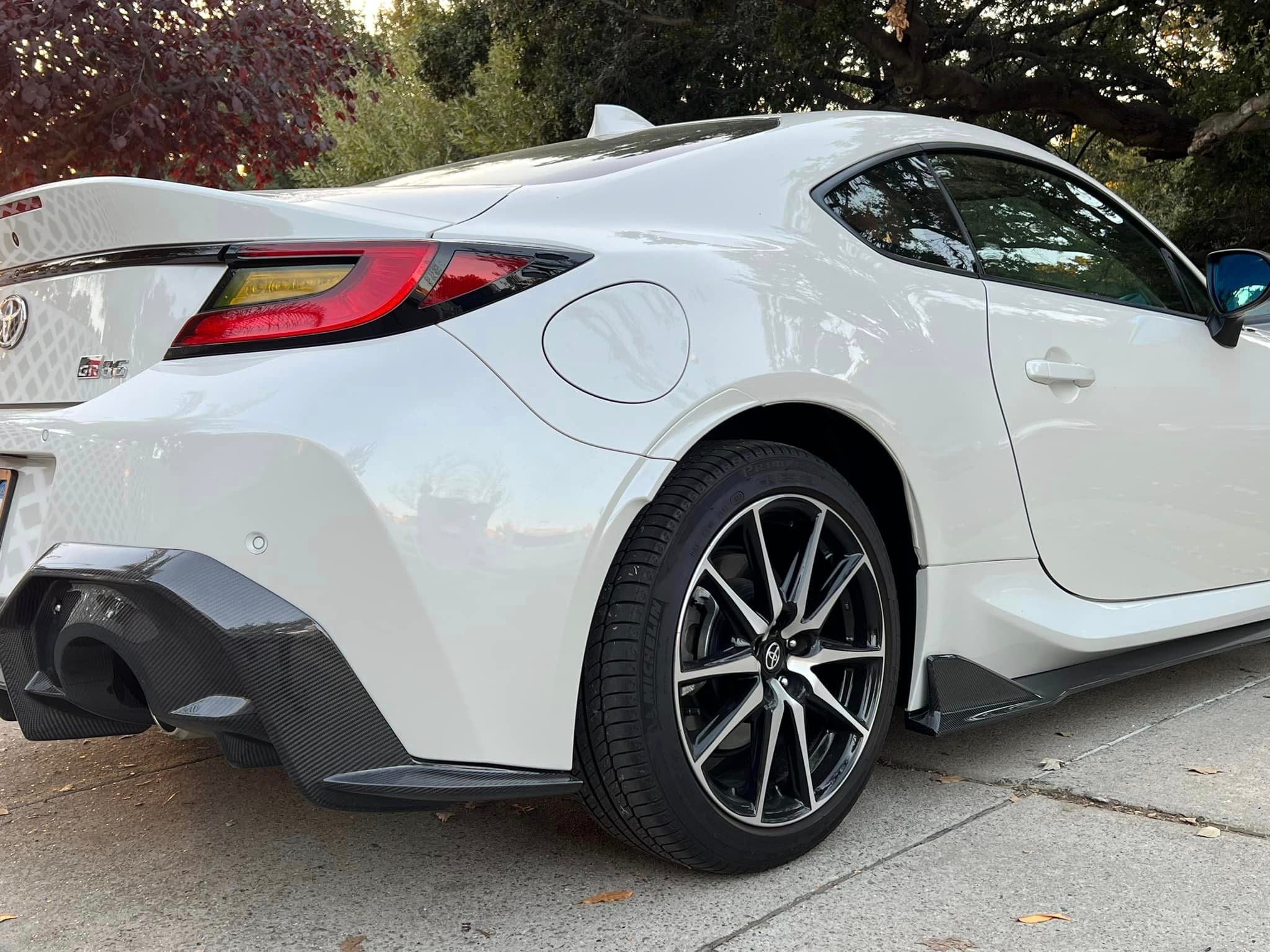 https://www.thecarbonindustries.com › products › ad-style-carbon-fiber-rear-diffuser-toyota-gr86

