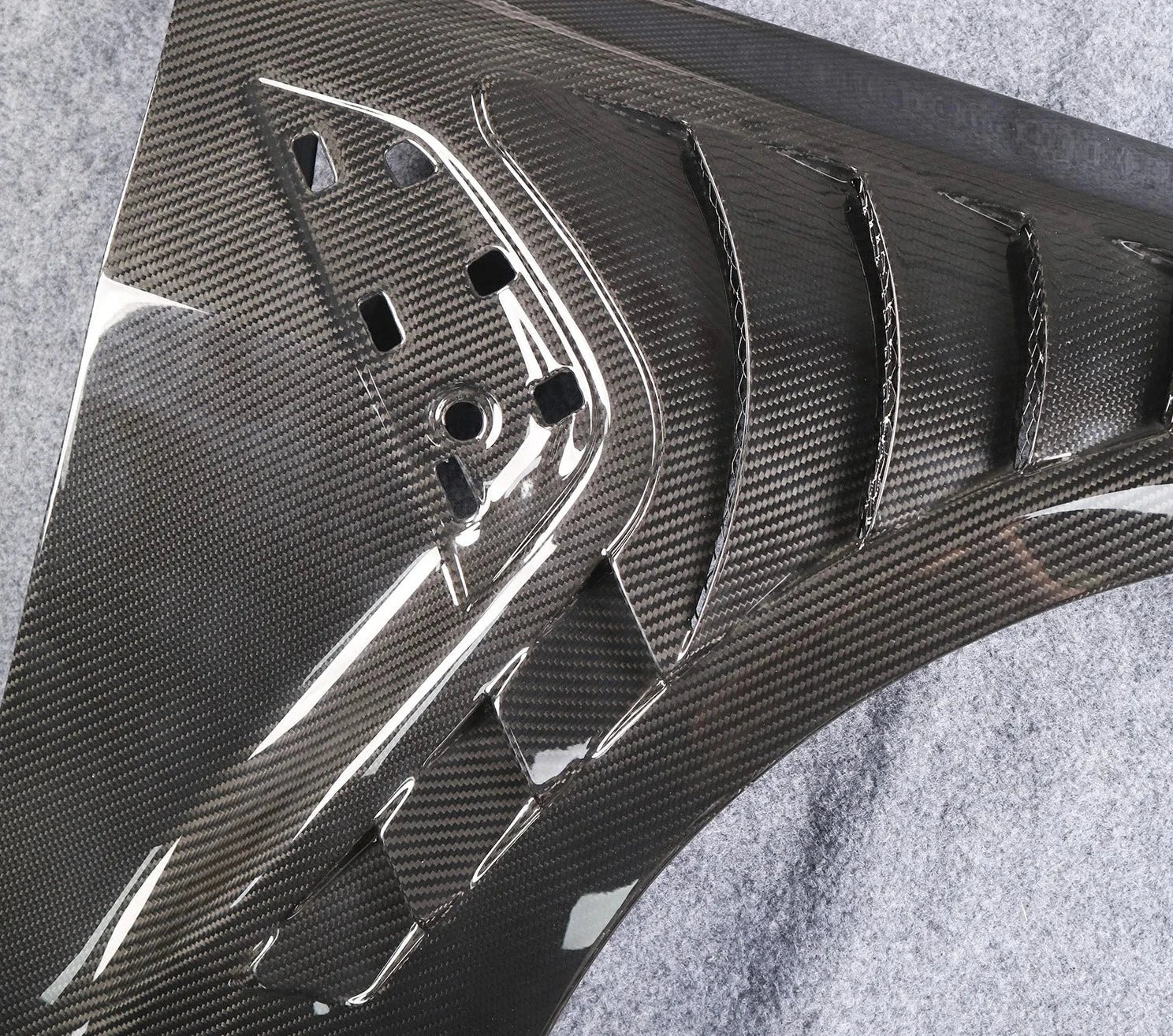 Vented Dry Carbon Fiber Fenders - BMW M4 G82