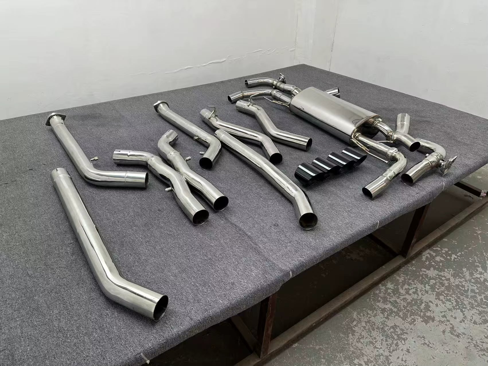 Performance Valved axle catback Exhaust System - BMW  XM G09 50E 3.0T / 4.4T