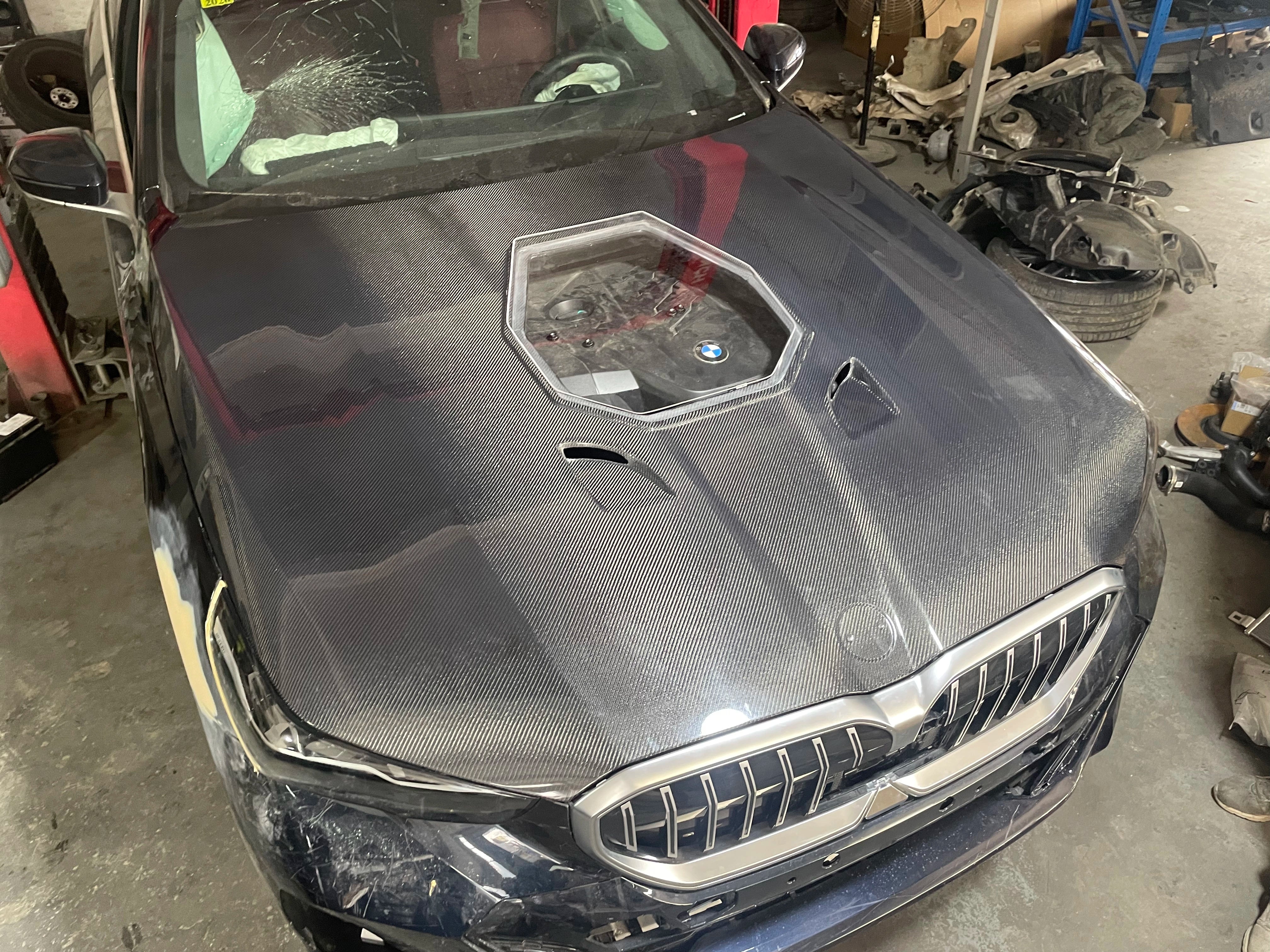 Carbon Fiber Engine Cover bonnet w/ Transparent window -  BMW M5 G90