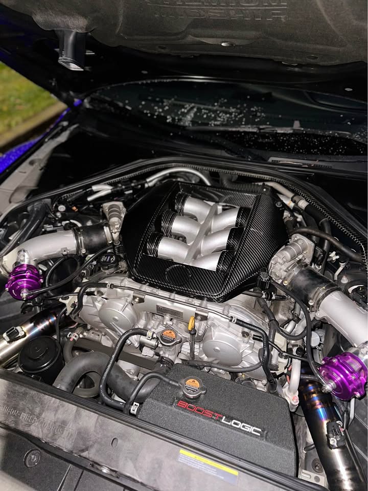 Carbon Fiber OEM Style Engine Cover For Nissan GTR R35