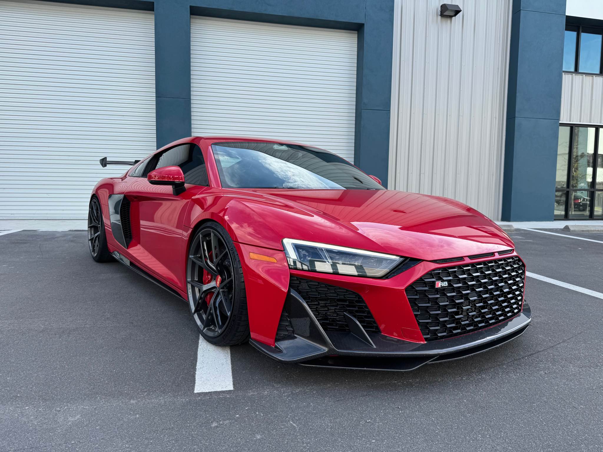 C Style Prepreg Carbon Fiber Front Splitter lip -  Audi R8