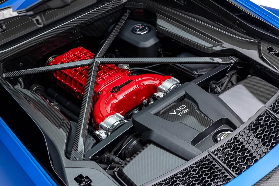 Dry Carbon Fiber Engine X-Brace - Audi R8 Gen 2 (Facelift)
