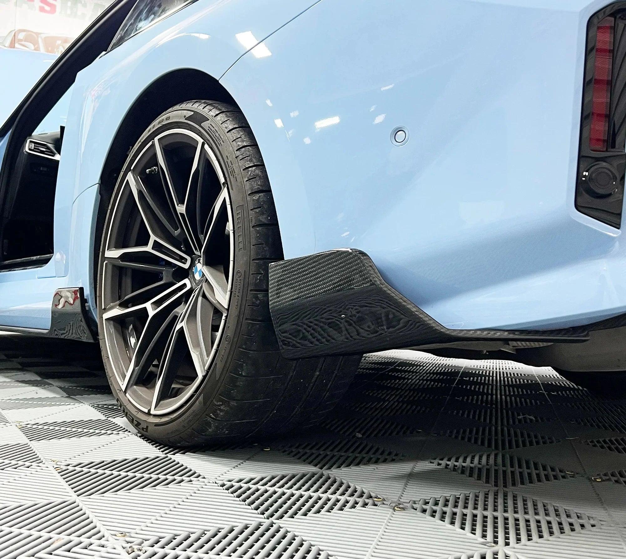 Carbon Fiber AT Rear Splitters - BMW G87