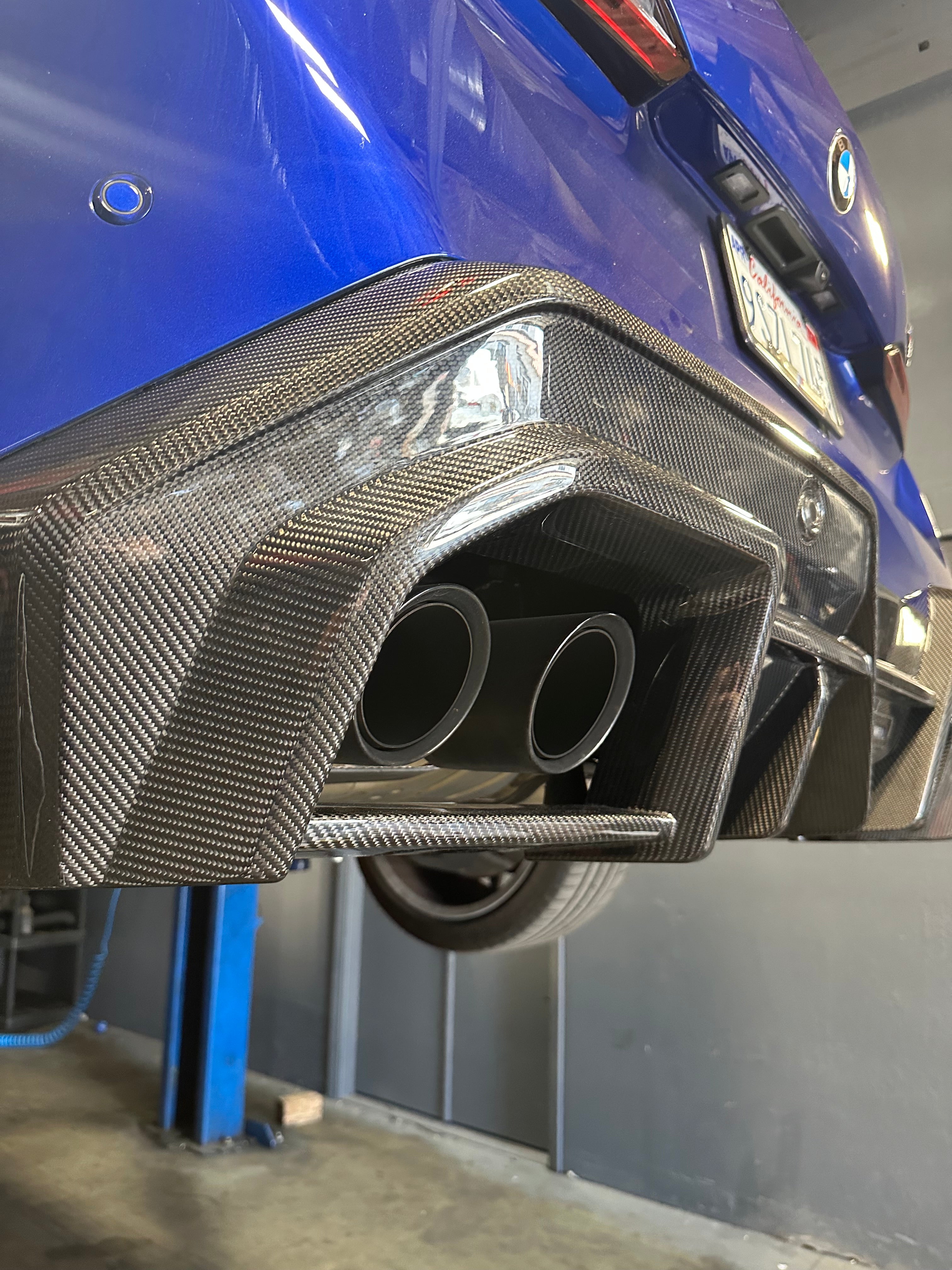 Prepreg Carbon Fiber SQ V2 Rear Diffuser - BMW M5 G90 G99 4-Door 2025+