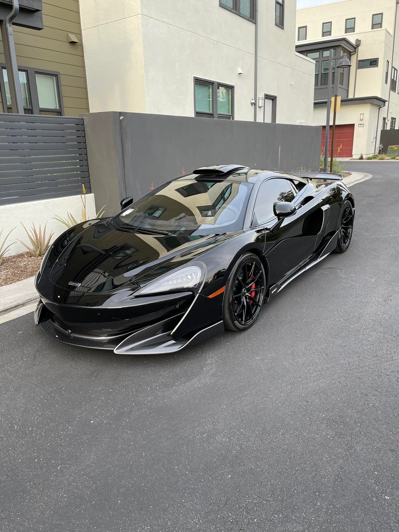 Carbon Fiber Roof Scoop - McLaren 570s